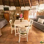 Landhaus Chozos Rurales El Solitario Banos De Montemayor