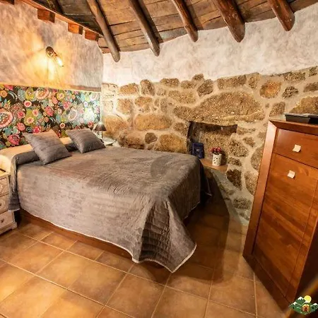 Chozos Rurales El Solitario * Banos De Montemayor