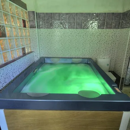 Chozos Rurales El Solitario * Banos De Montemayor