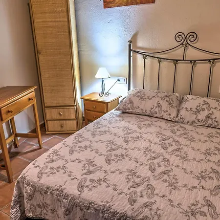 Chozos Rurales El Solitario * Banos De Montemayor