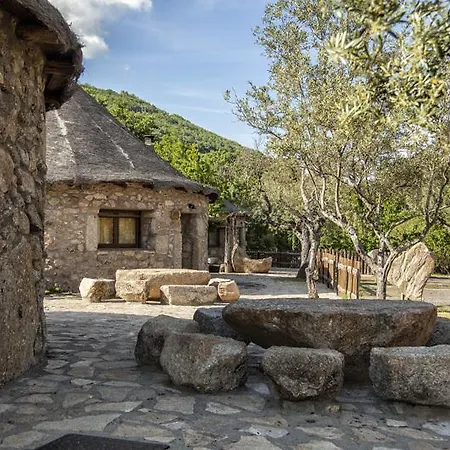 Chozos Rurales El Solitario Banos De Montemayor