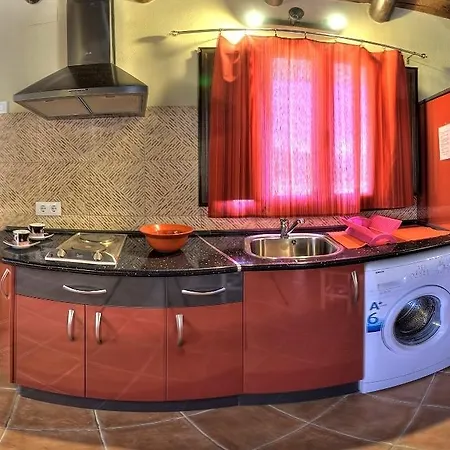 Chozos Rurales El Solitario Banos De Montemayor