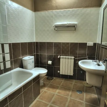 Chozos Rurales El Solitario Banos De Montemayor