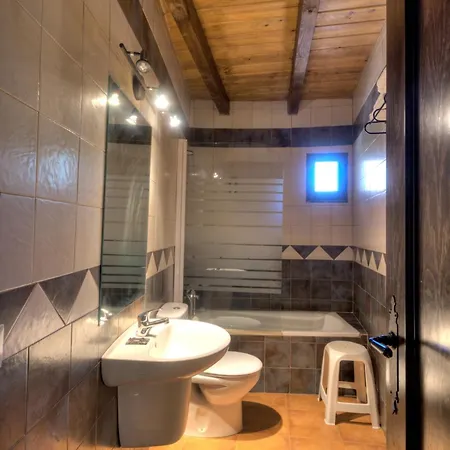 Chozos Rurales El Solitario Banos De Montemayor