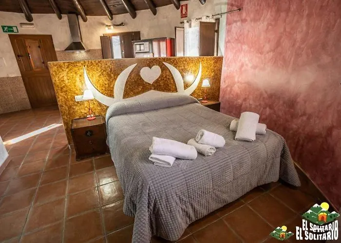 Chozos Rurales El Solitario * Banos De Montemayor