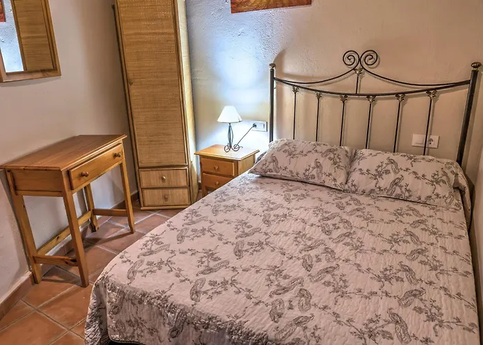 Chozos Rurales El Solitario * Banos De Montemayor