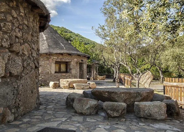 Chozos Rurales El Solitario Banos De Montemayor