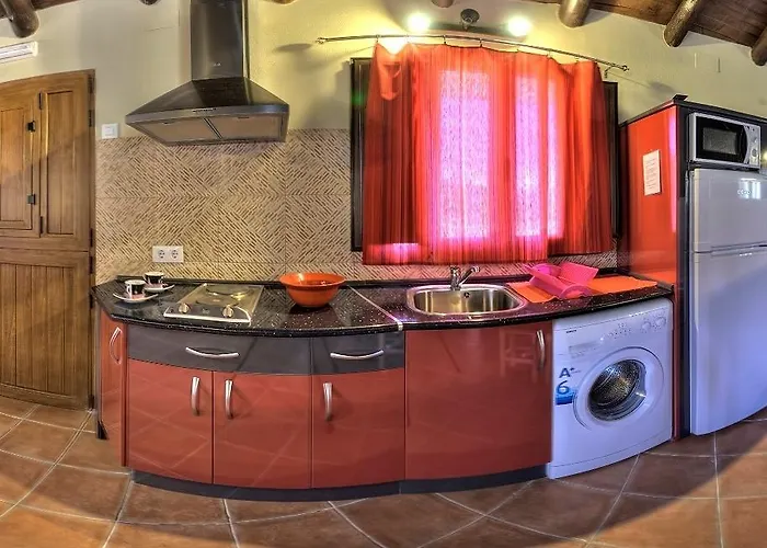 Chozos Rurales El Solitario Banos De Montemayor