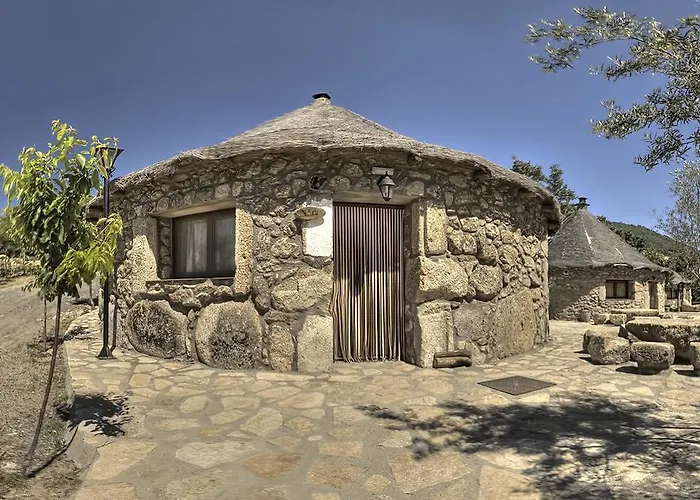 Chozos Rurales El Solitario Banos De Montemayor